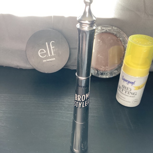 Assorted makeup - Picture 2 of 13